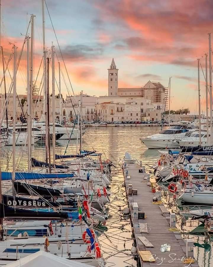 Le Rondini Apartamento Trani Exterior foto